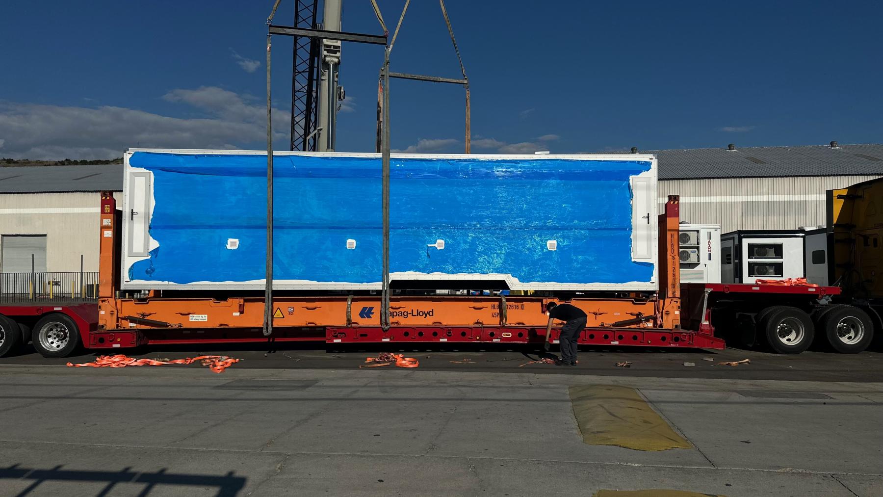 Moving the 38' Trailer with RGN Lowboy 